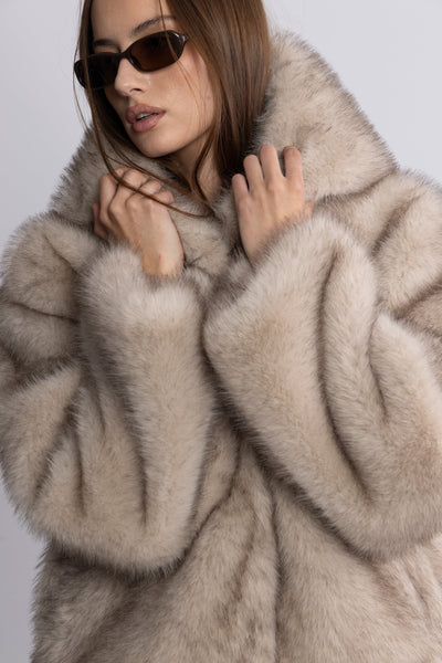 Astrid Fuskepelsjakke – Beige