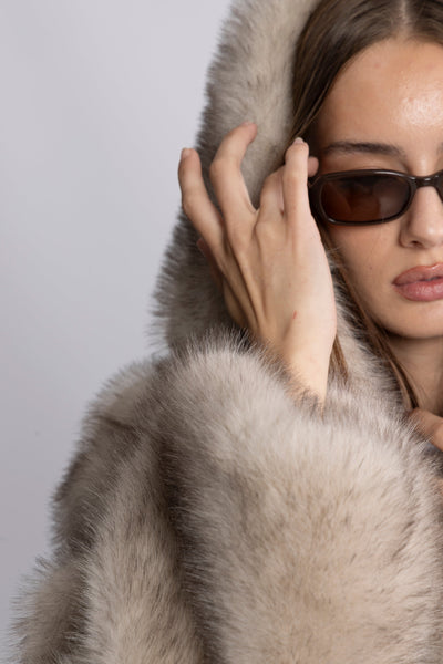 Astrid Fuskepelsjakke – Beige