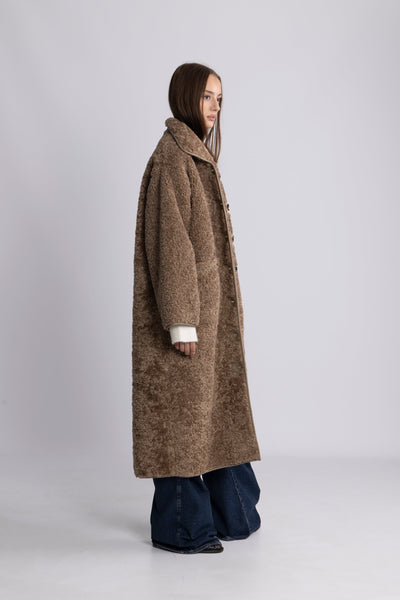 Ingrid Fuskepelsfrakk – Camel