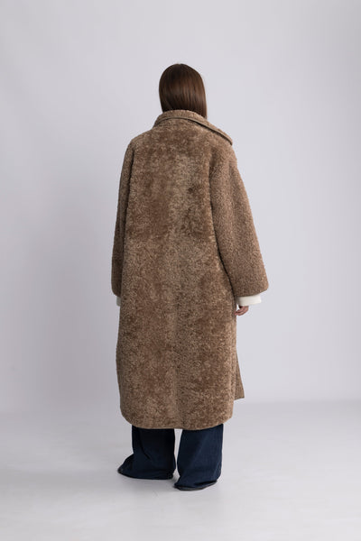 Ingrid Fuskepelsfrakk – Camel