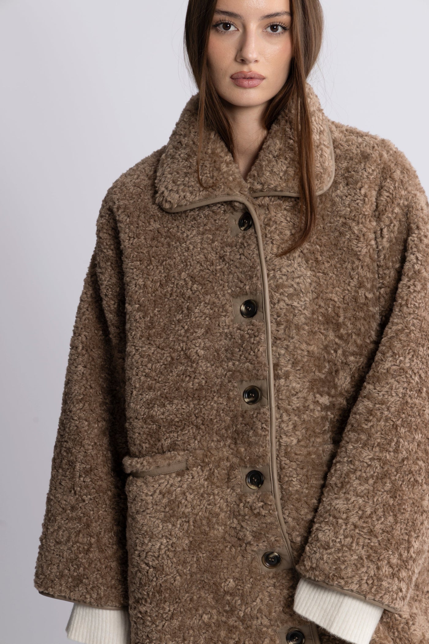 Ingrid Fuskepelsfrakk – Camel